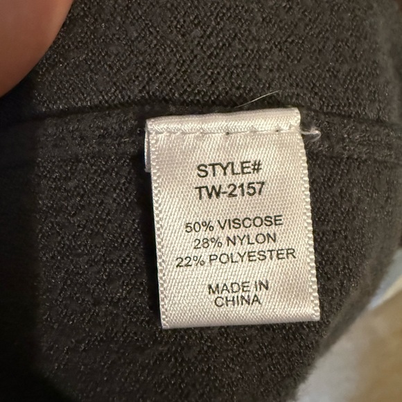 Zenana Outfitters Gray Long Sleeve Tee Relaxed Fit - Picture 5 of 6